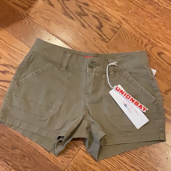Union Bay khaki shorts - Picture 1 of 3
